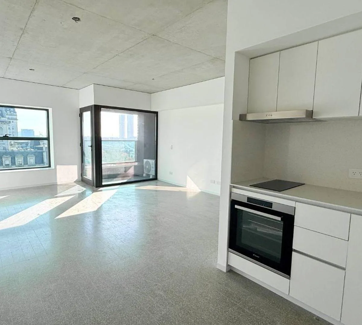 Alquiler | Monoambiente C/balcon, Torre Huergo 475