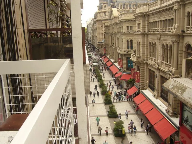 35 m² frente con balcón