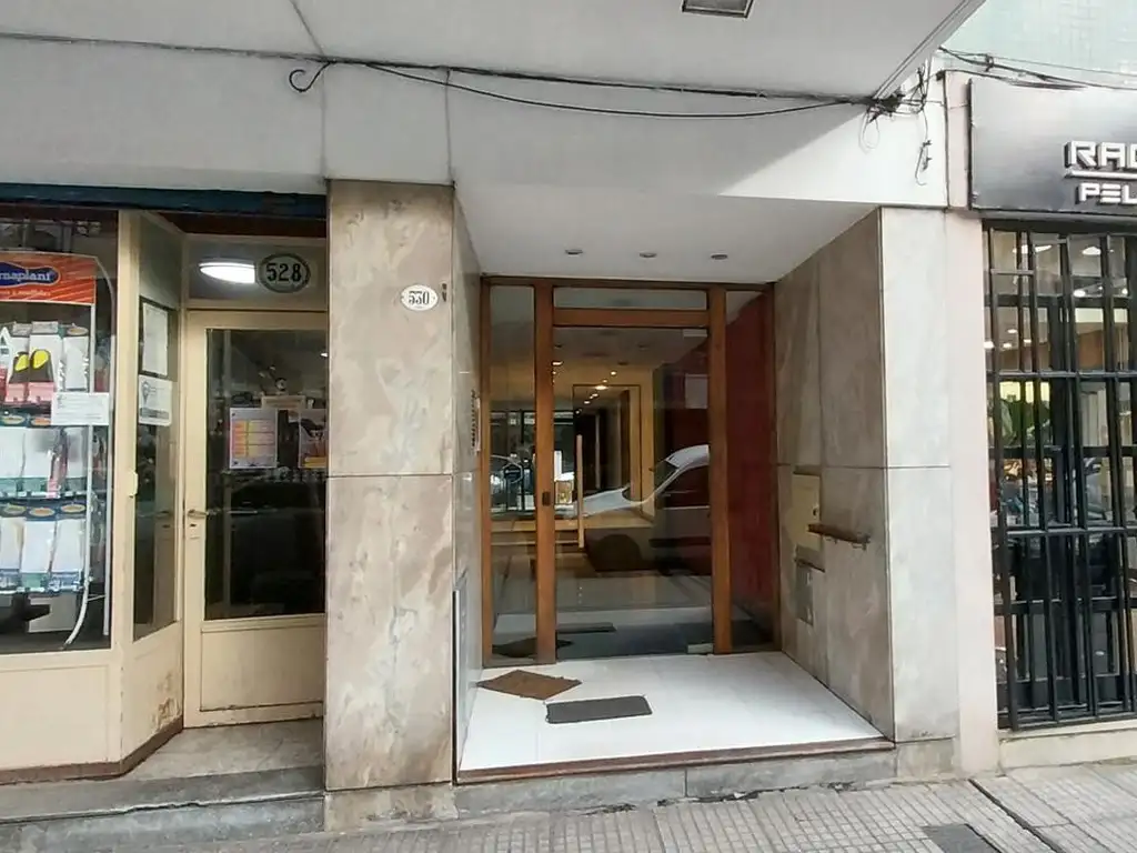 Departamento 2 ambientes con parquet