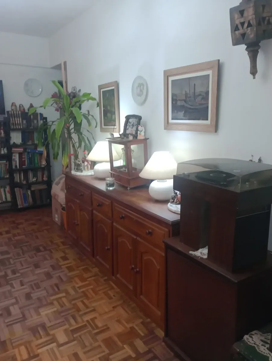 2 ambientes con patio y ascensor