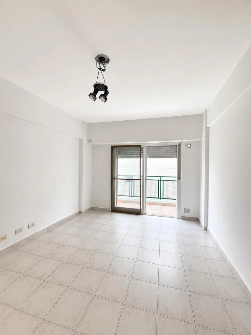 Studio with balcony in Barrio Norte