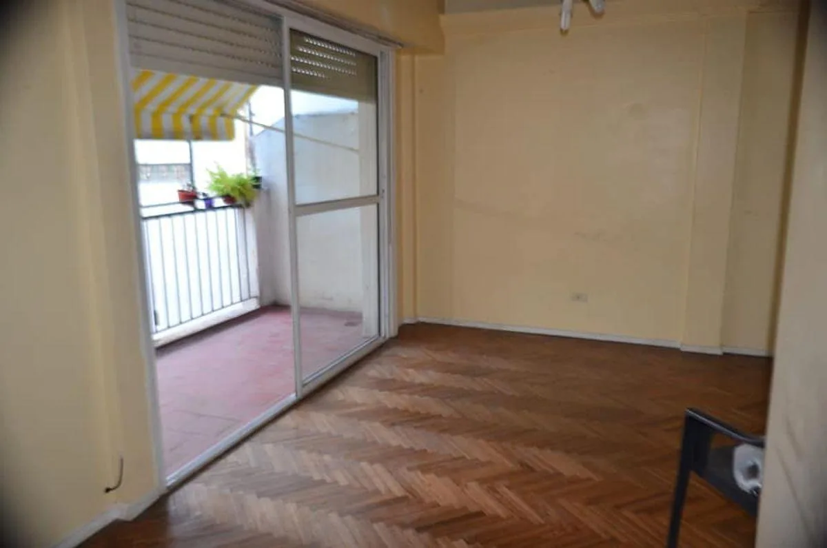 Monoambiente con balcón en Caballito Sur