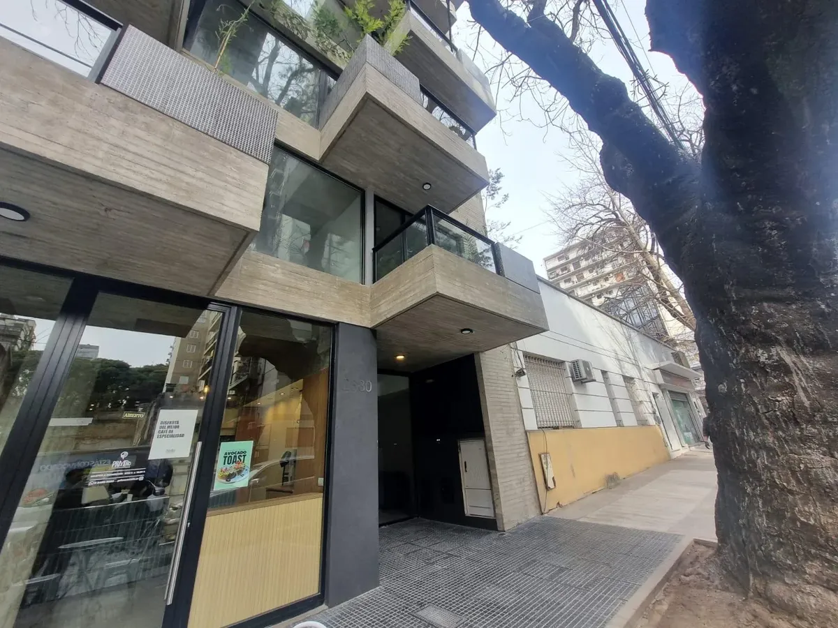 Monoambiente con balcón