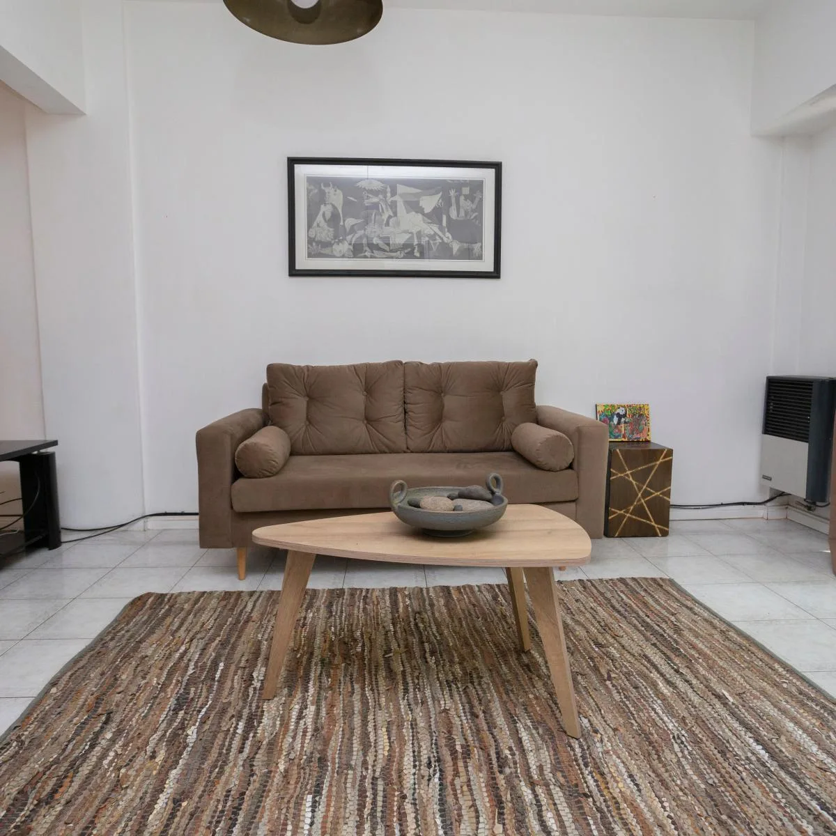 Departamento amoblado con balcón