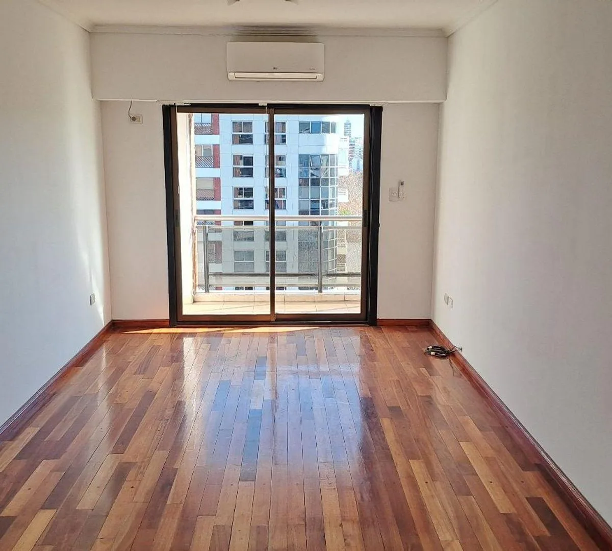2 ambientes con balcón