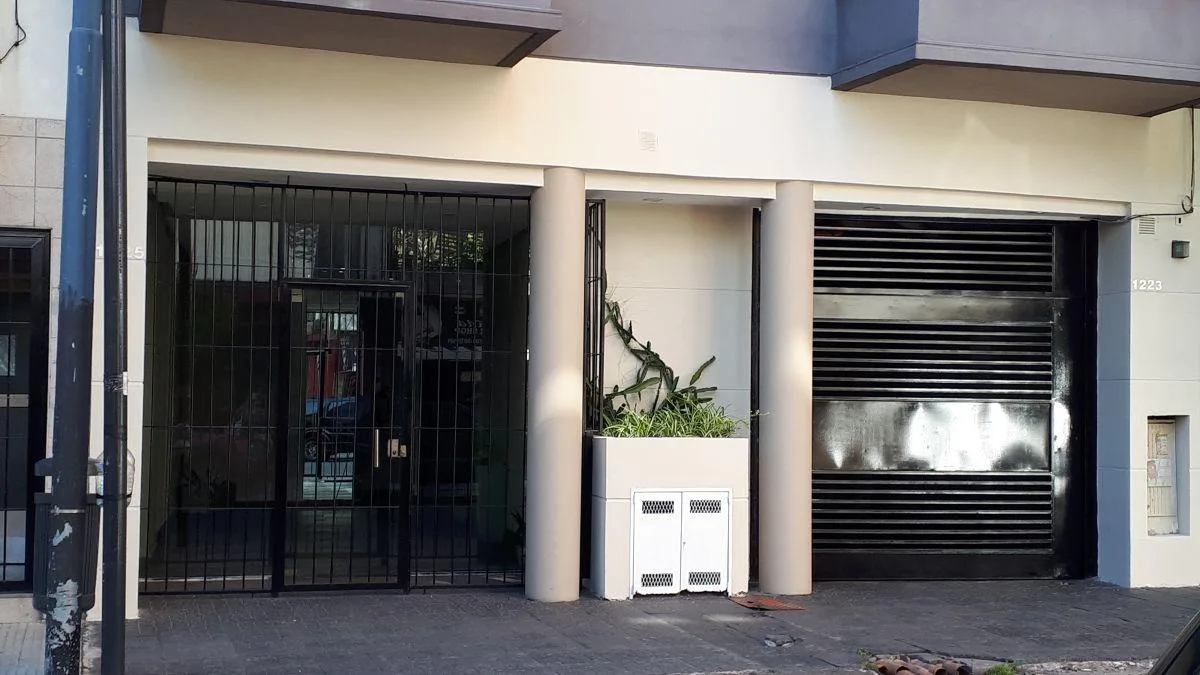 Monoambiente con balcón