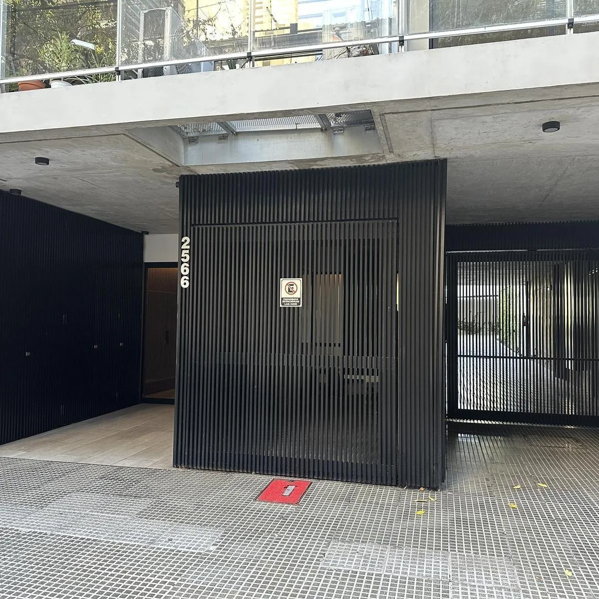 Ambiente a estrenar con balcón