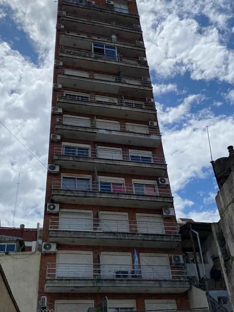 Monoambiente 4° piso con balcón