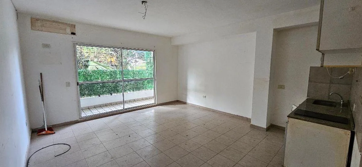 Lindísimno Monoambiente con Balcón y Vista a Jardín