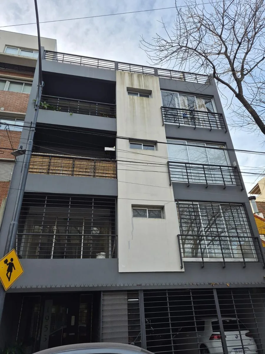 Departamento con terraza y balcón