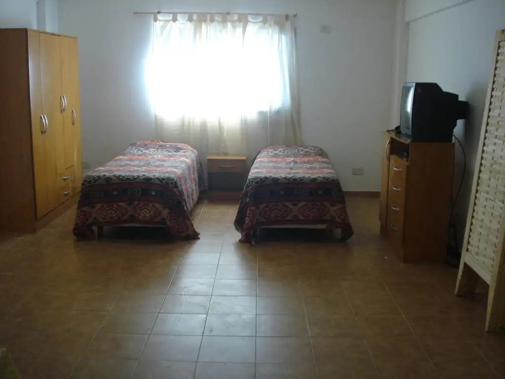 Estudio amoblado con A/C