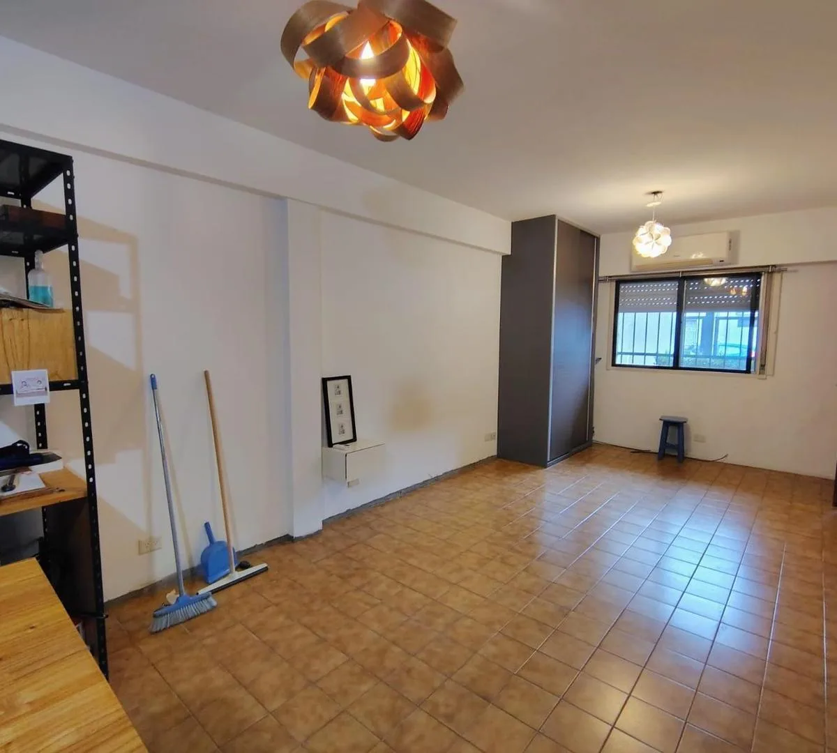 Ground-floor studio apartment