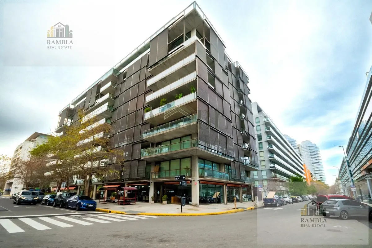 Apartment with terrace and parking