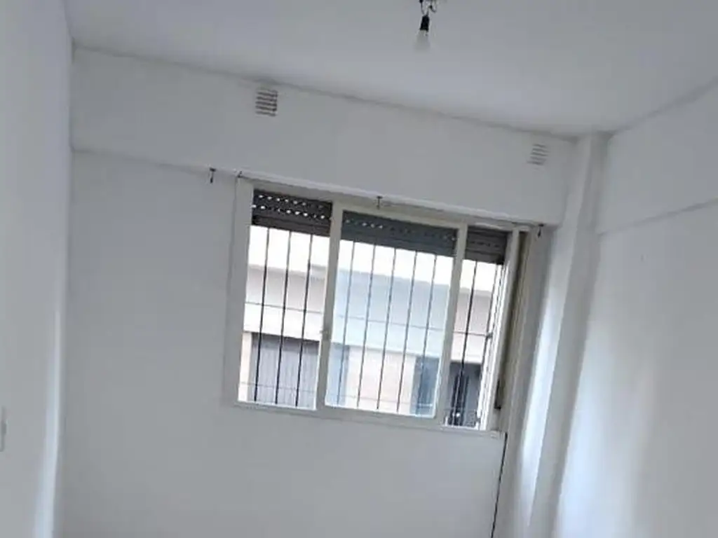 2 ambientes con patio techado