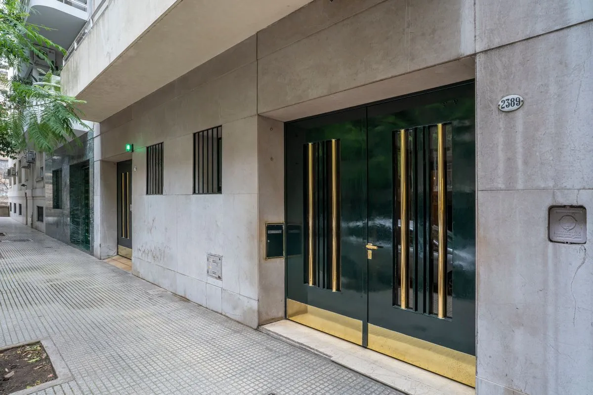 2 ambientes con balcón corrido