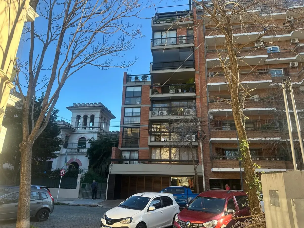 2 ambientes con balcón en Coghlan