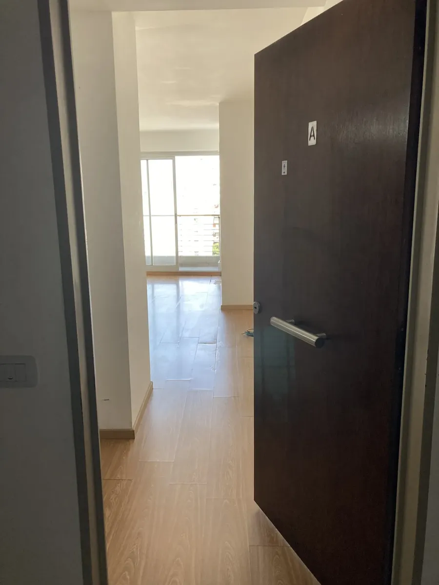 Monoambiente piso 7 con balcón