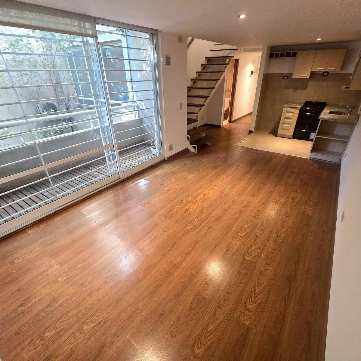Duplex con balcón y pileta