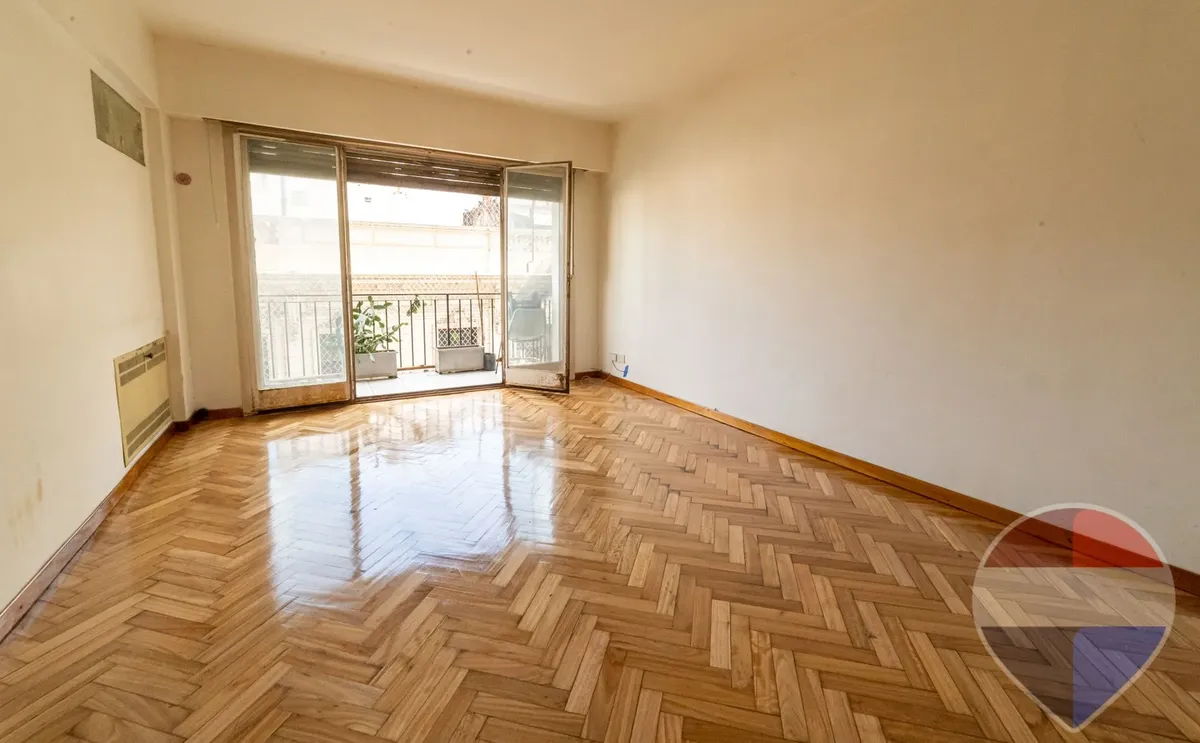 3-room apartment with front balcony