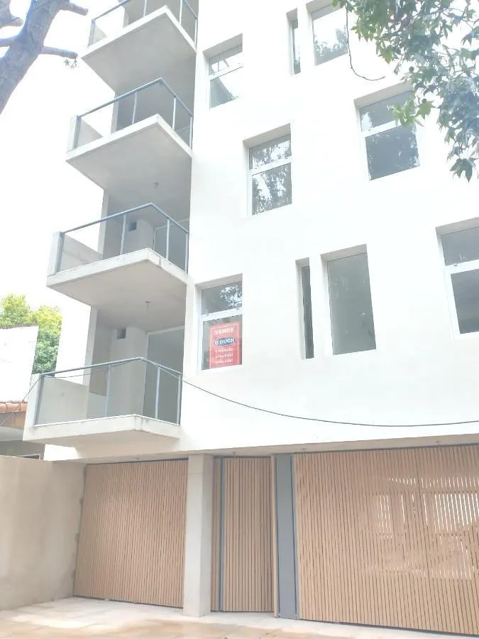 3 ambientes con gran terraza y cochera