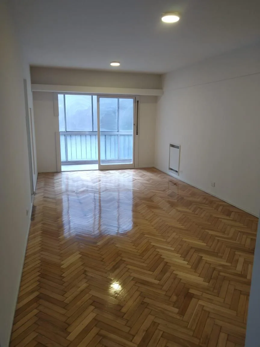 Monoambiente con balcón interno