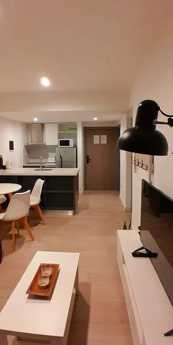 5to piso con balcón y amenities