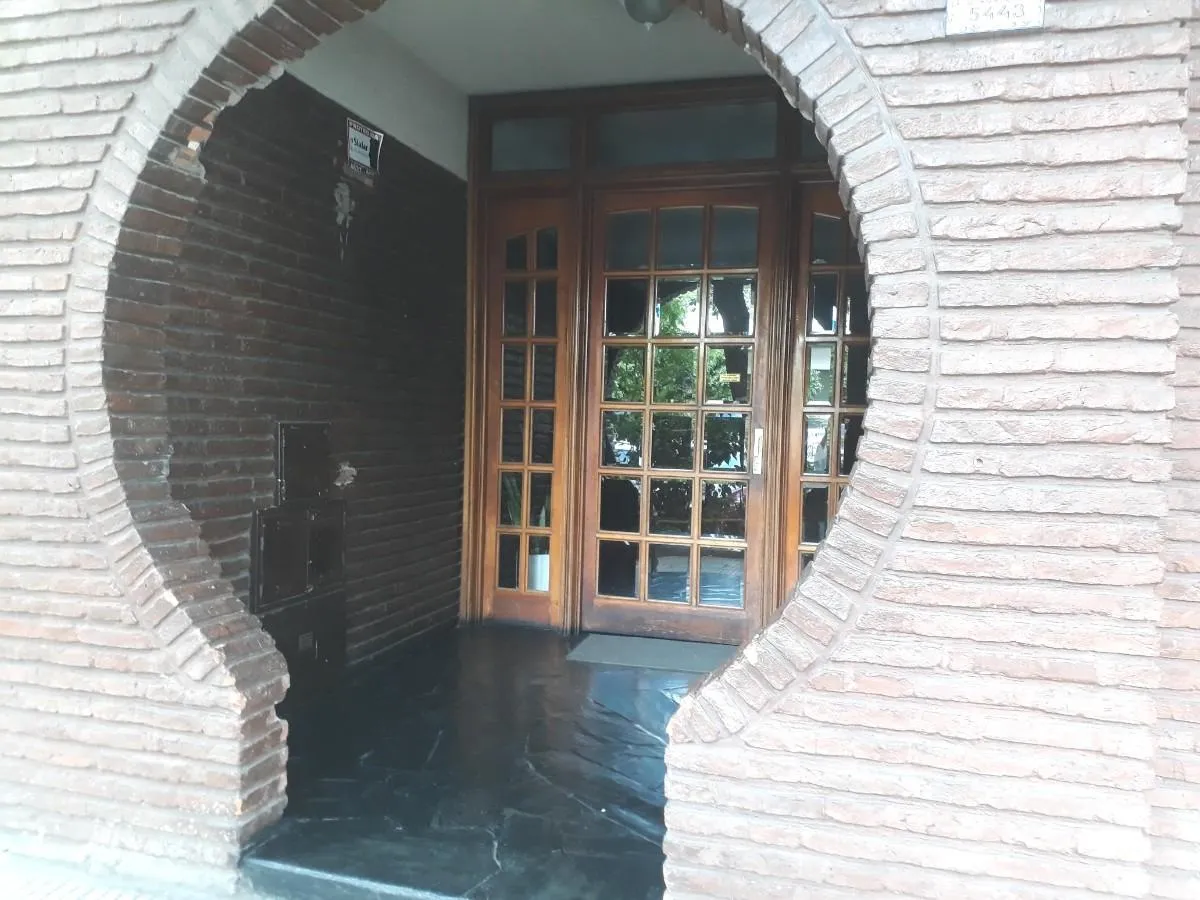 2 ambientes con balcón y cochera
