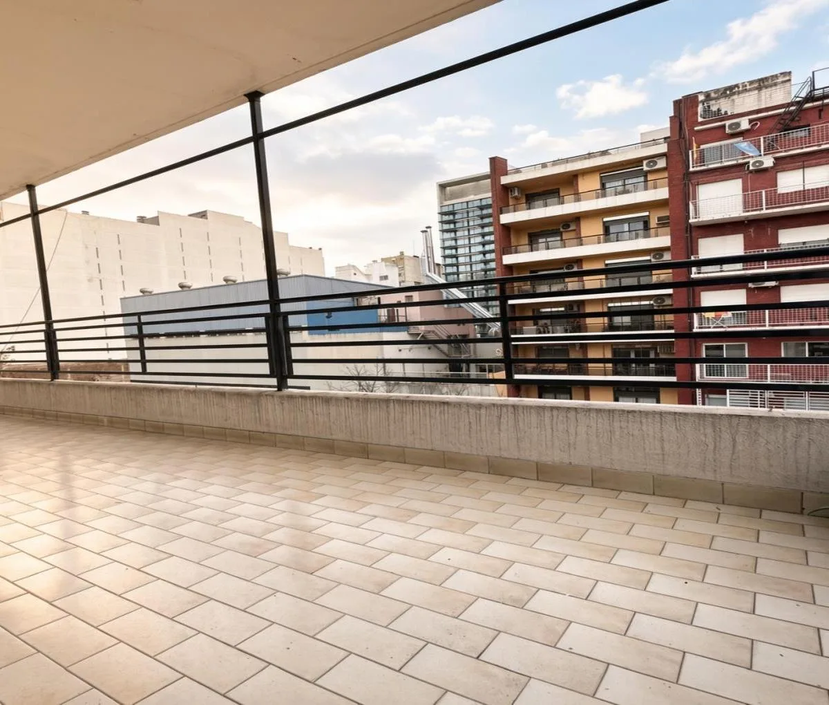 2 ambientes con balcón aterrazado