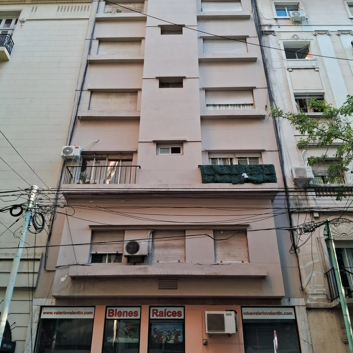 2 ambientes con balcón aterrazado