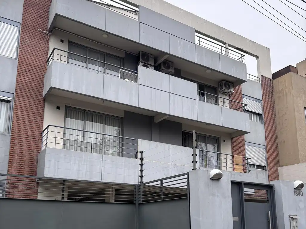 2 ambientes con balcón y cochera