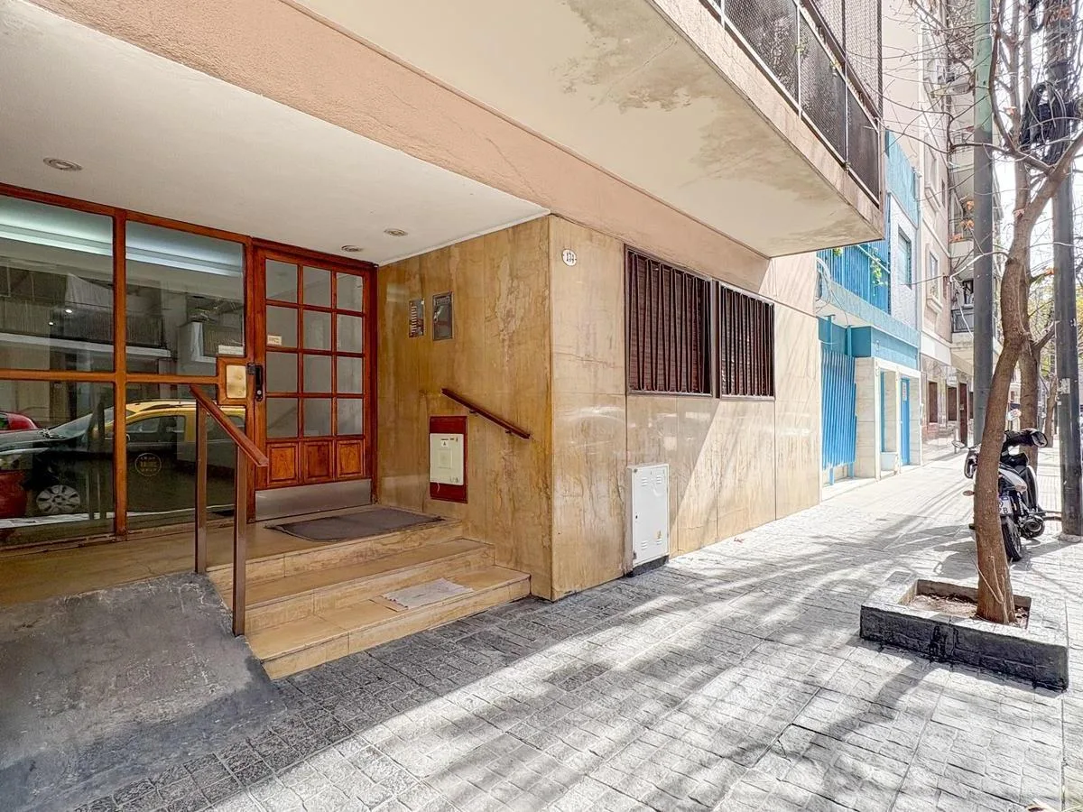 2 ambientes lateral con ascensor