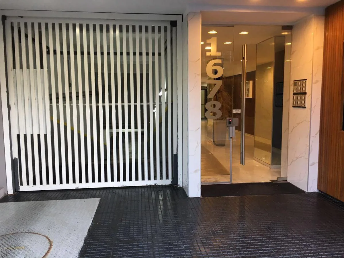 Monoambiente lateral con A/C