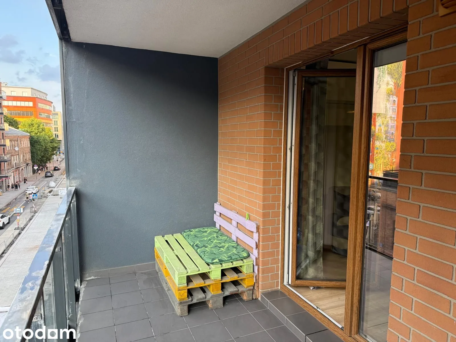 balcony