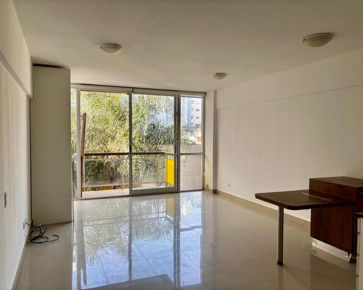 Monoambiente con balcón