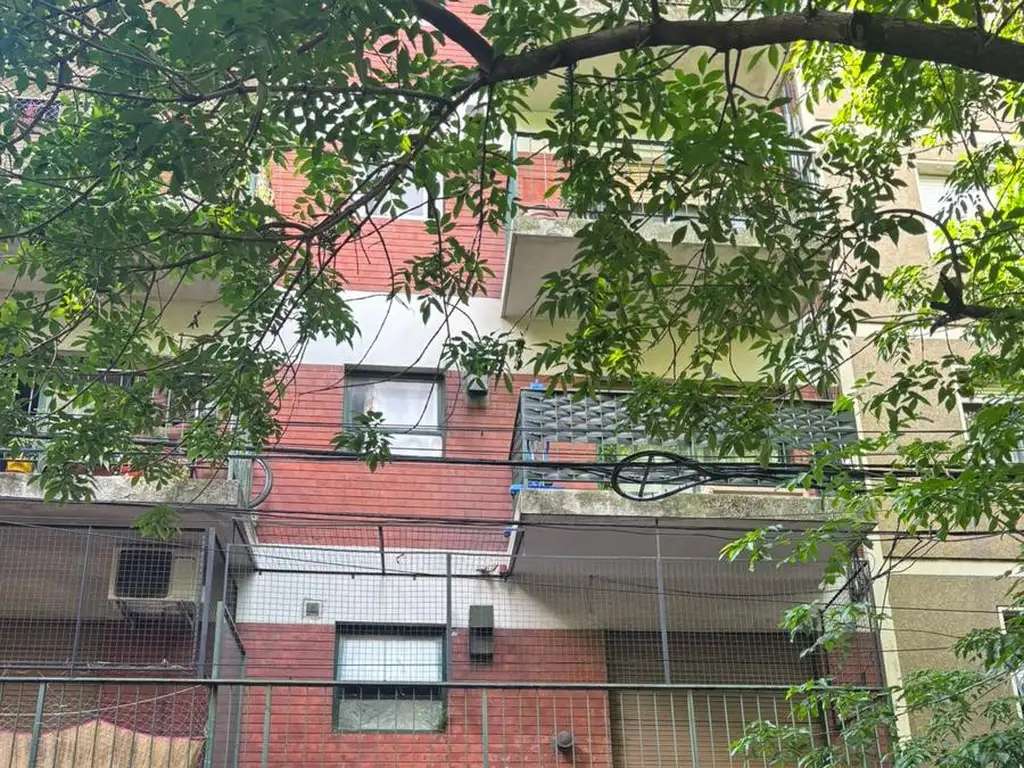 Departamento en Balvanera con parquet