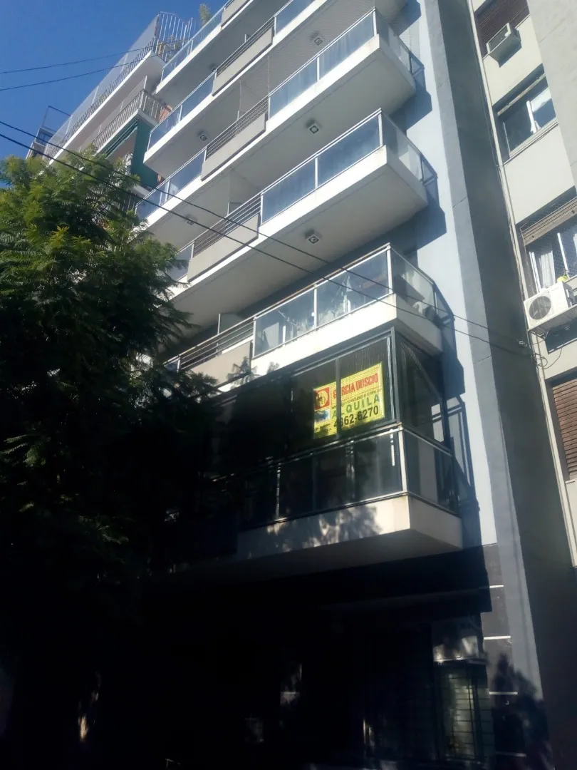 Студия с длинным балконом
