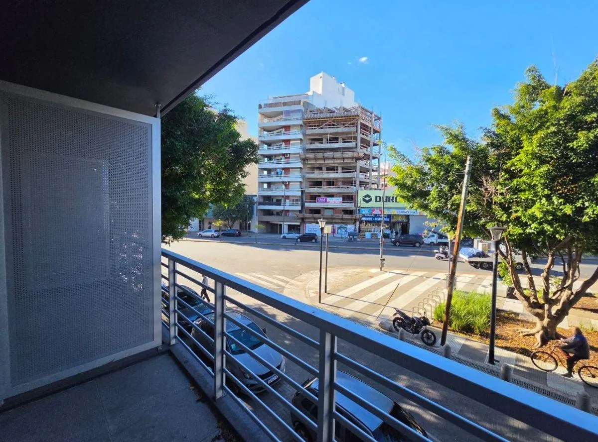 Monoambiente con balcón