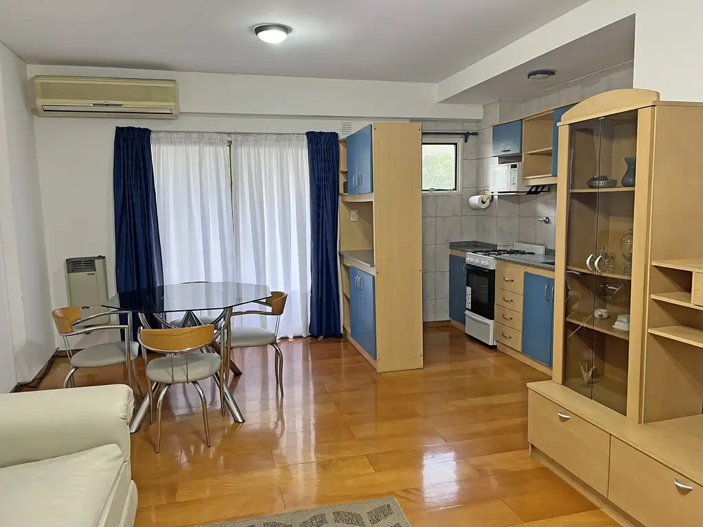 Departamento amoblado con balcón
