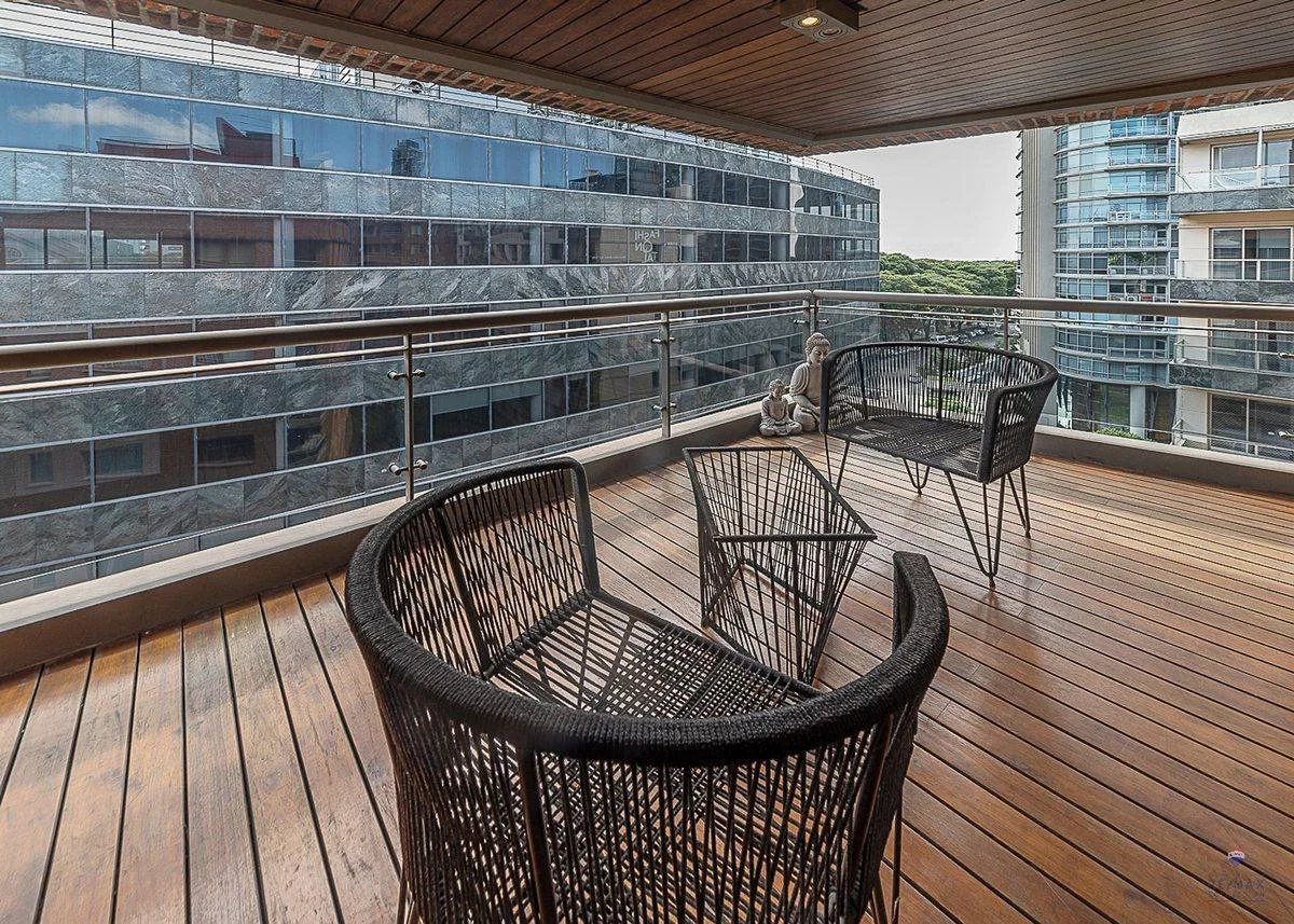 Puerto Madero, terraza con pileta