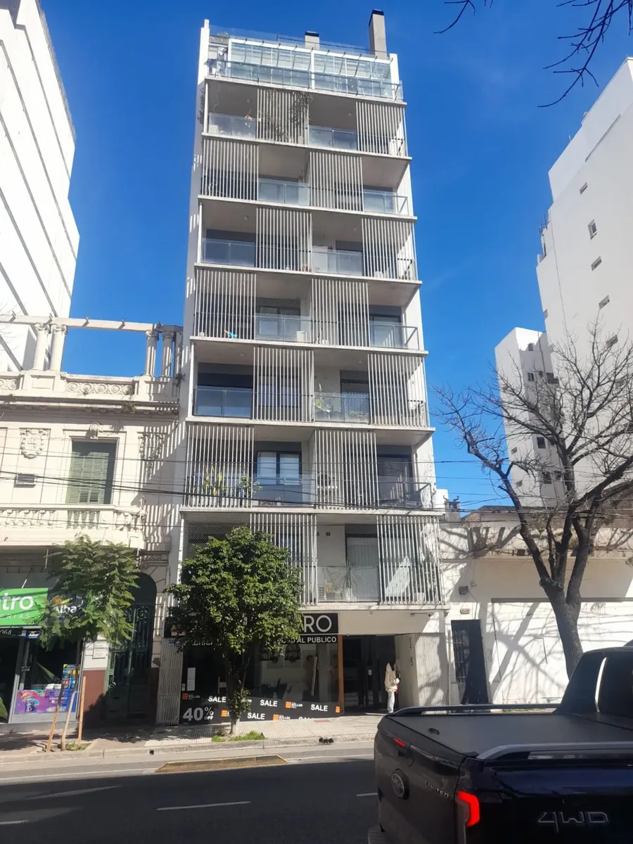 Monoambiente divisible con balcón