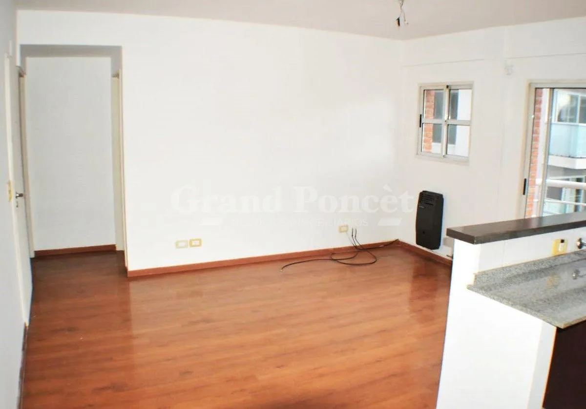 Belgrano 2-room with balcony