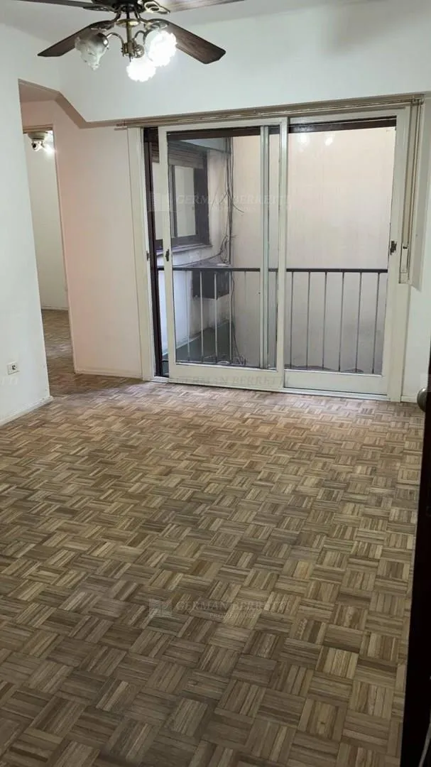 Departamento en Caballito con balcón francés