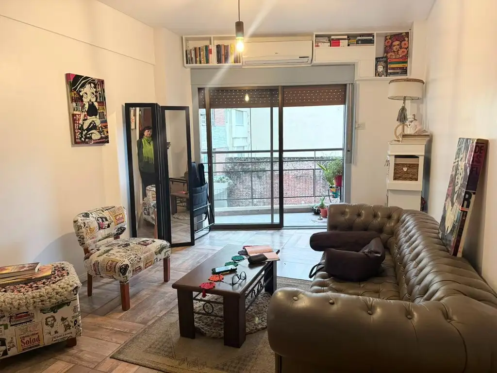Departamento amueblado con balcón corrido