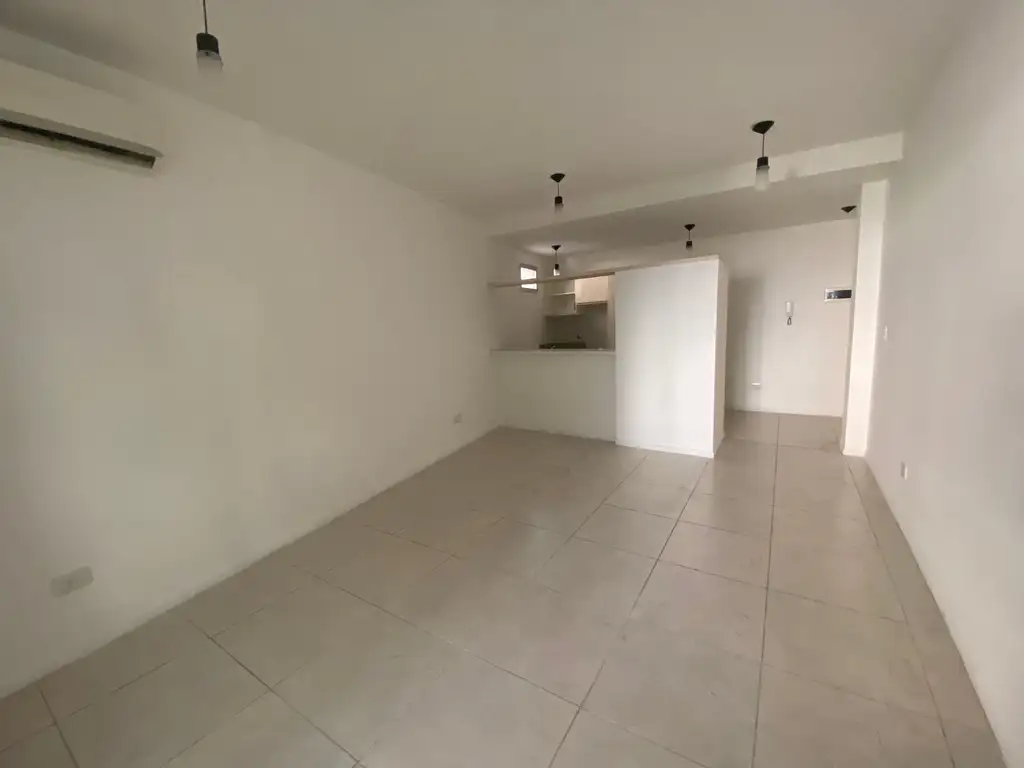 Monoambiente con balcón en Caballito