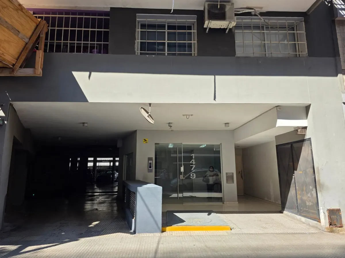 Monoambiente con balcón