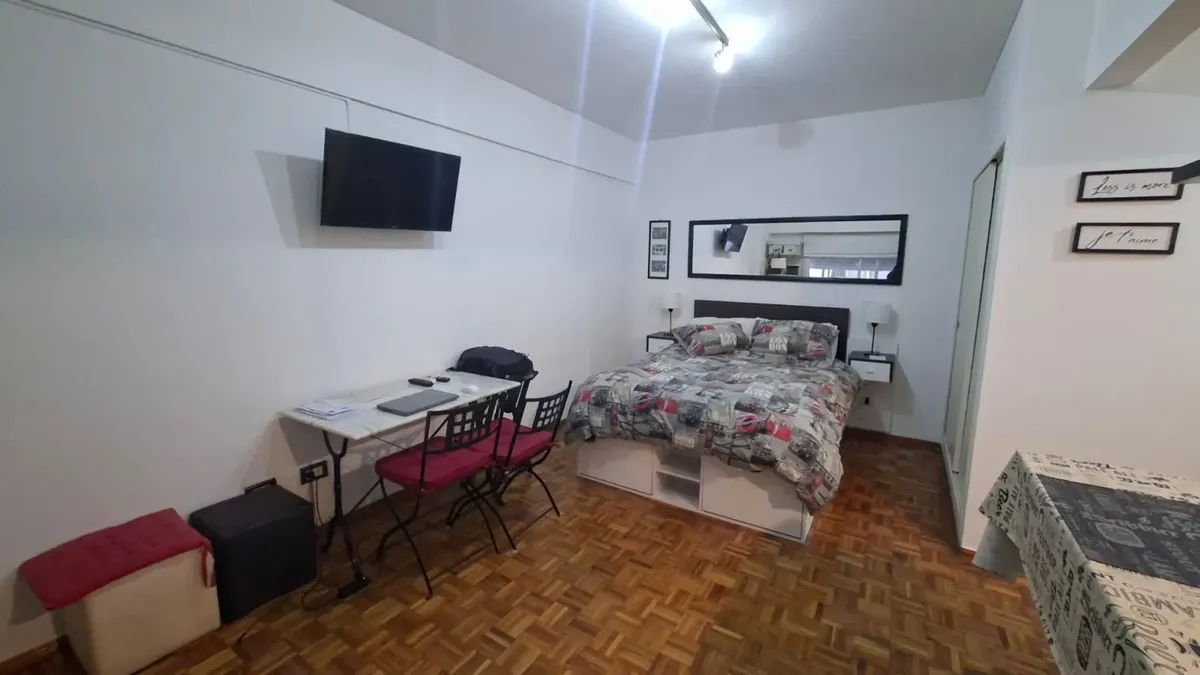 Monoambiente amoblado con A/C