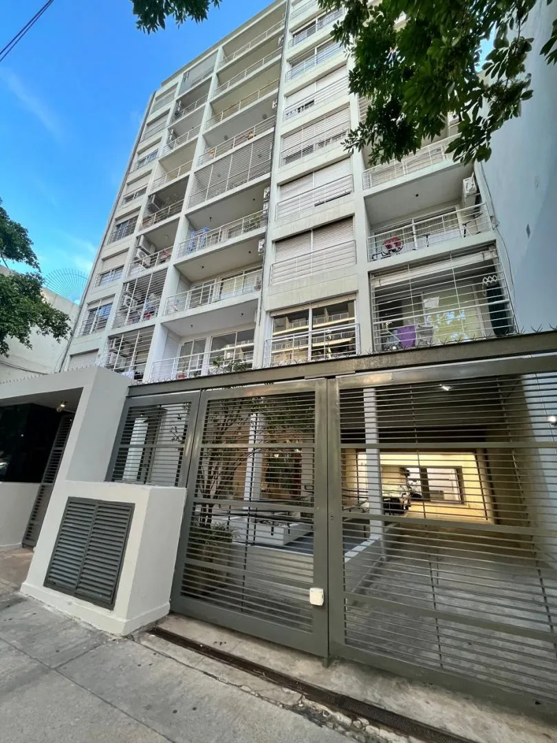 2 Ambientes Con Balcon, En Alquiler!