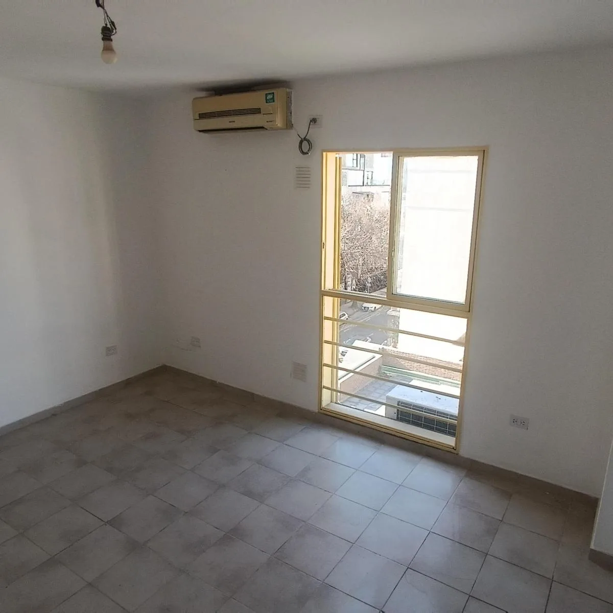 Studio 5th floor with open view