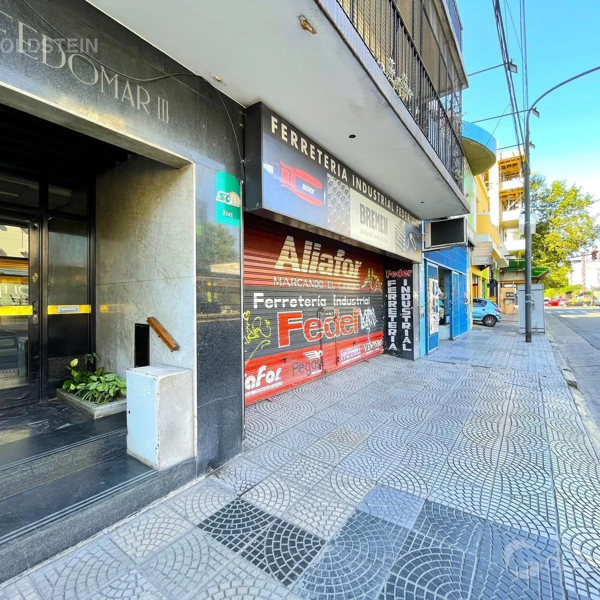 2 dormitorios con balcón