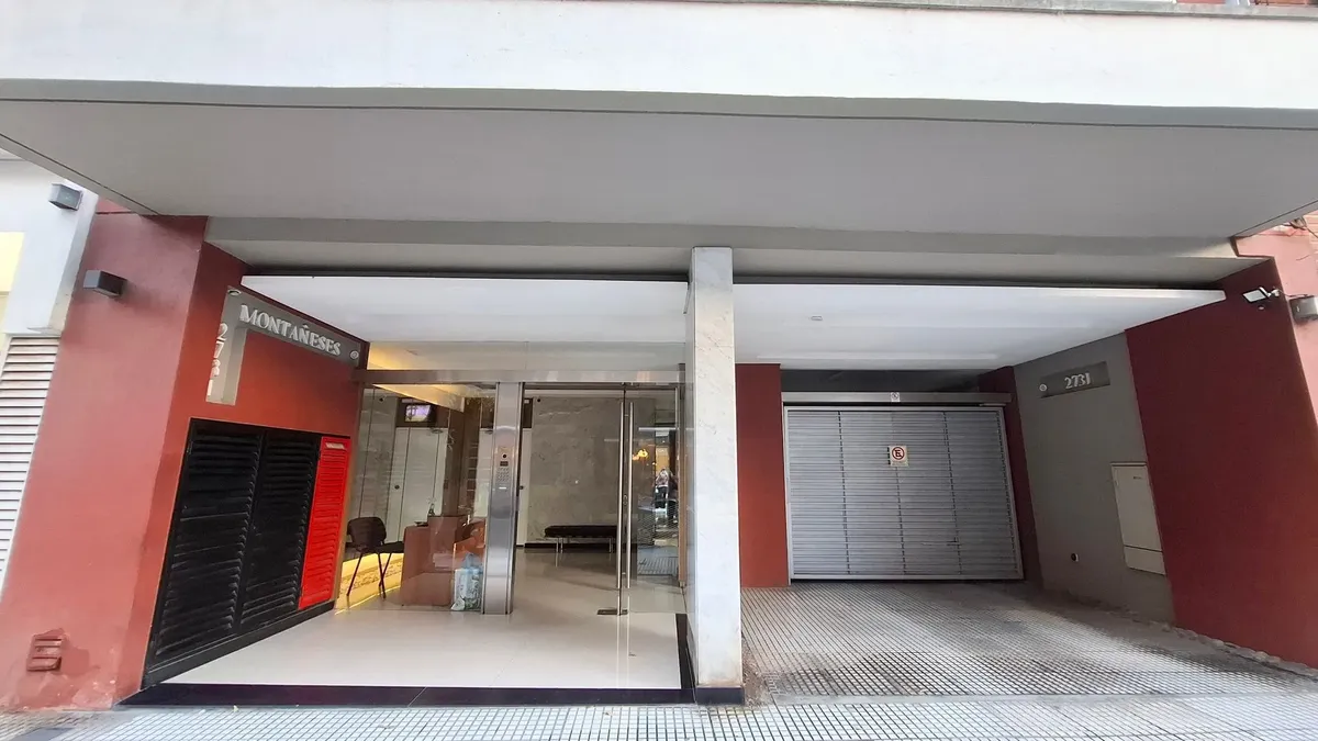 Monoambiente con balcón y pileta